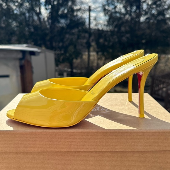 ❗️SOLD❗️✨HOST PICK✨ *NEW* CHRISTIAN LOUBOUTIN MULES (IT 40) - Picture 4 of 10
